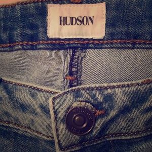 Stretchy, straight jean